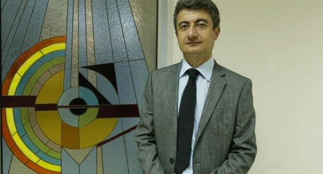 Prof. Baykara Geliştirdiği “glokom Valfi”ne Patent Alıyor