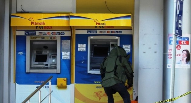 Çanakkale, de Ptt Önünde Unutulan Şüpheli Paket Polisi Alarma Geçirdi