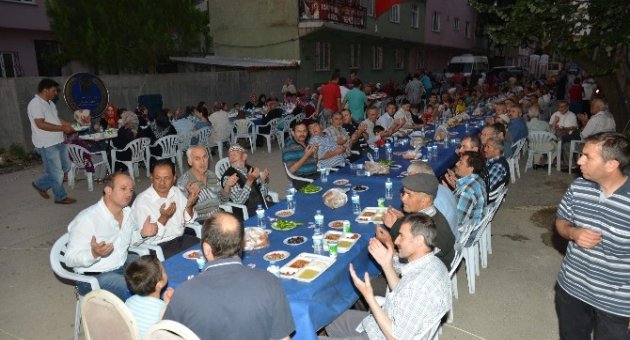 Recep Altepe, Orucunu Alemdarlı Vatandaşlarla Birlikte Açtı