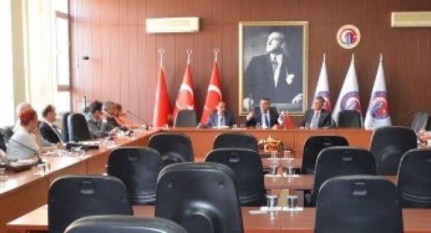 Rektör Acer Çomü Müdürleriyle Bir Araya Geldi