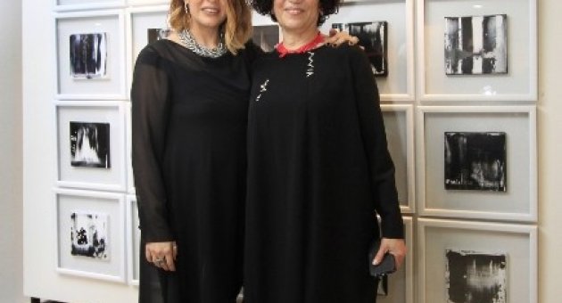 Ressam Anne Kız Sergi Açtı