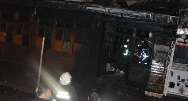Restoran Molotoflu Saldırıda Yandı