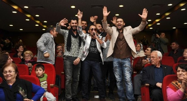 Roman Gecesiyle Kendilerinden Geçtiler