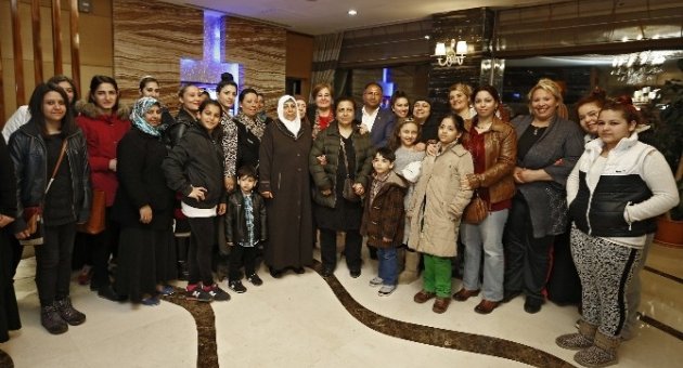 Romanlar İzmir’de Tek Yürek Oldu