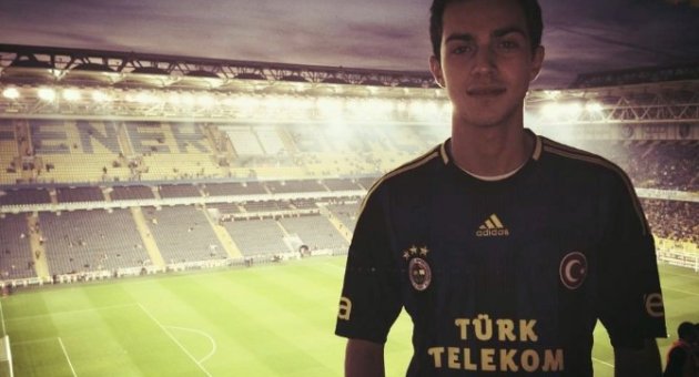 Romanya’da Yangında Ölen Üniversiteli Son Yolculuğuna Uğurlandı