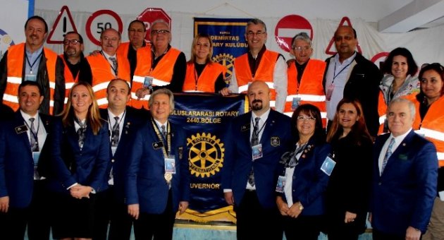 Rotaryanlar Halkla Birlikte Trafik Çalıştayı Düzenledi