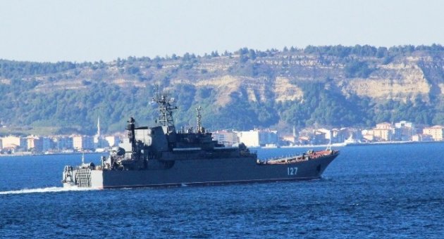 Rus Savaş Ve Kargo Gemisi Çanakkale Boğazı’ndan Geçti