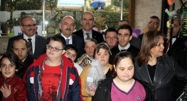 Sağlık Bakanı Dr. Mehmet Müezzinoğlu:
