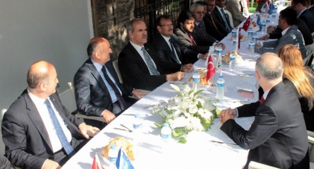 Sağlık Bakanı Mehmet Müezzinoğlu’ndan Muhalefete Vaat Eleştirisi: