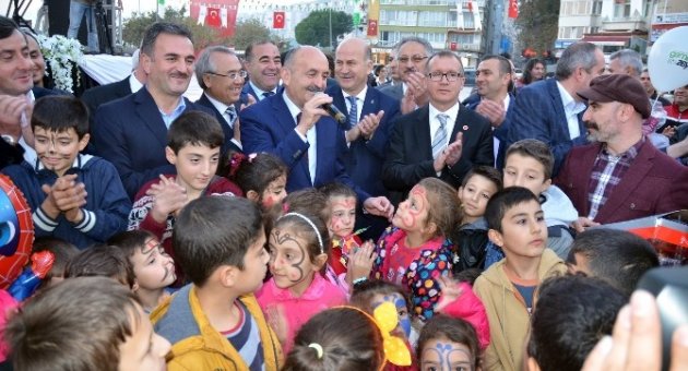 Sağlık Bakanı Müezzinoğlu Zeytin Festivalinde