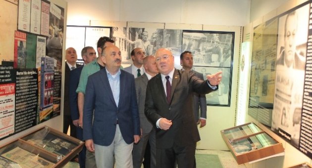 Sağlık Bakanı Müezzinoğlu’ndan Bursaspor’a Destek
