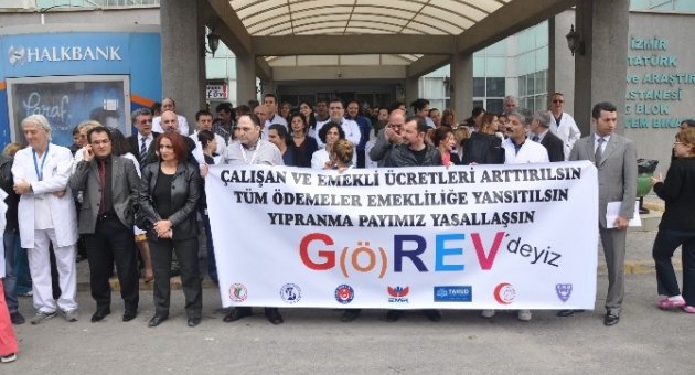 Sağlık Çalışanları İş Bırakıyor