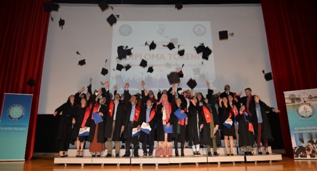 Sağlık Öğrencileri Diplomalarına Kavuştu