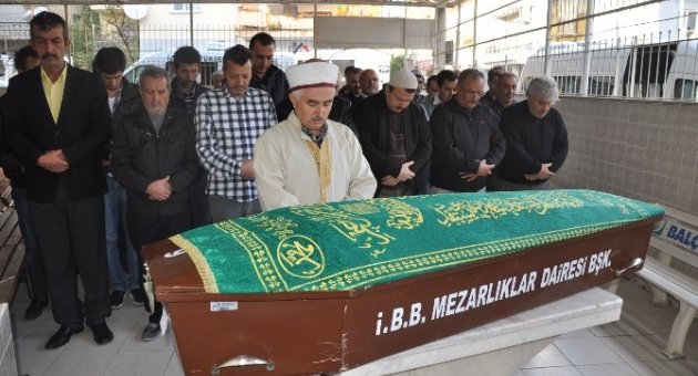 Sahte Rakıdan Ölen Dengiz Toprağa Verildi