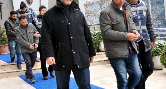 Sahte Savcıların Tuzağına Düşen Adamı Dolandırılmaktan Taksi Şoförü Kurtardı