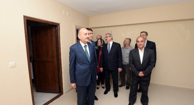 Sakarya Kimsesizler Evi’ni Bakan Müezzinoğlu Açtı