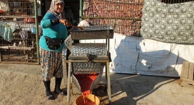 Salça Makineleri Ev Hanımlarının İşini Kolaylaştırdı