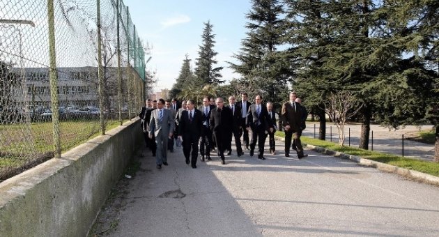 Salonlar Halka Açılıyor