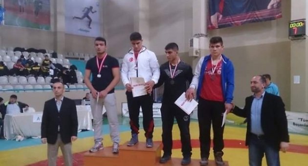 Şampiyon Güreşçiler Türkiye Şampiyonasına Hazırlanıyorlar