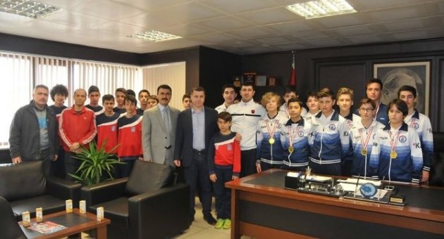 Şampiyonlardan Başkan Kuzu’ya Ziyaret