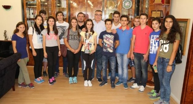Şampiyonlardan Kırklareli Belediye Başkanı Kesimoğlu’na Ziyaret