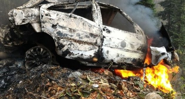 Şarampole Uçan Otomobil Cayır Cayır Yandı