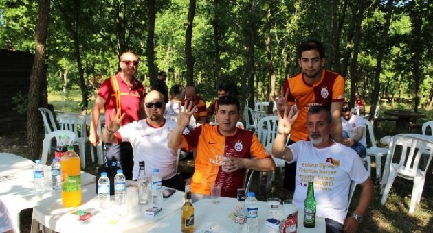 Saraylı Galatasaray Taraftarları Piknikte Buluştu