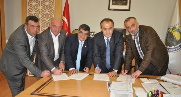 Sarı Otobüsler İnegöl Yolunda