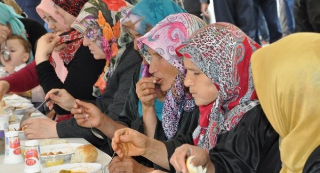 Seçdere Hayrına Büyük İlgi