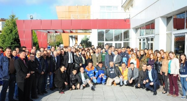 Seferihisar Belediyesi Personellerinden Başkan’a Sürpriz Kutlama