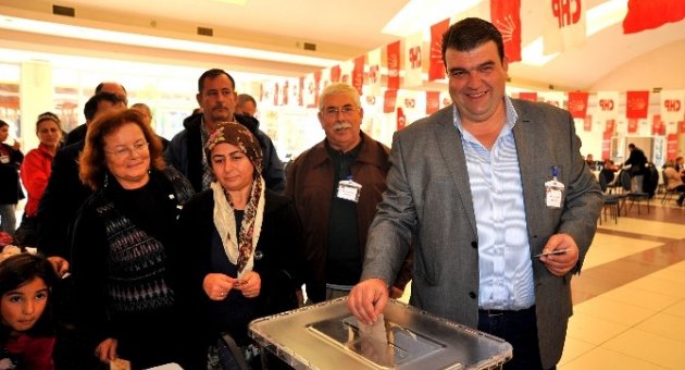 Seferihisar Chp’de Mevcut Başkan Güven Tazeledi