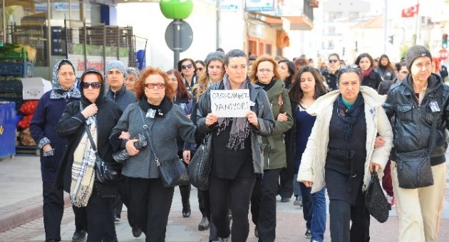 Seferihisar Özgecan İçin Yürüdü