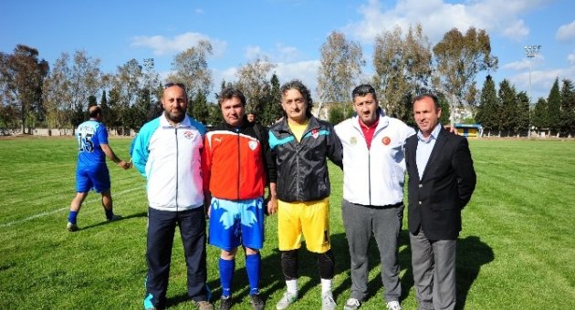 Seferihisar’da Teos Masterlar Futbol Turnuvası Başladı