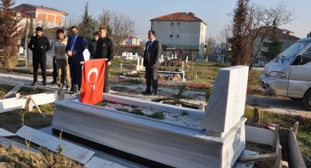 Şehidin Kabrinde Çevre Düzenlemesi