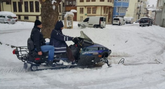 Şehir Merkezinde Kar Motoruyla Safari