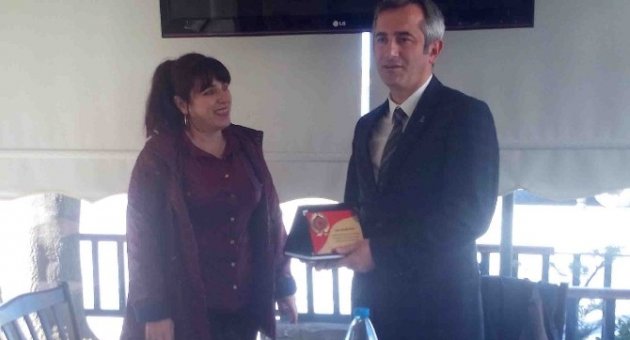 Şehit Ailelerinden Kutlu’ya Anlamlı Plaket