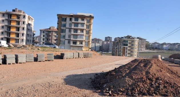 Şehit Cem Güçlü Caddesi’nde Yol Yapım Çalışmaları