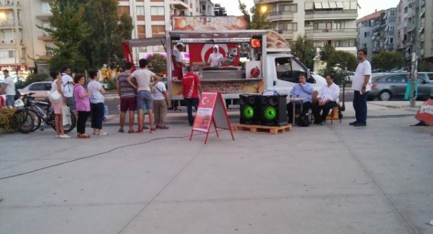 Şehitler İçin 2 Bin Kişilik Lokma Döktürdüler