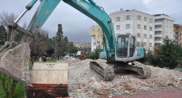 Şehitlik Modernize Ediliyor