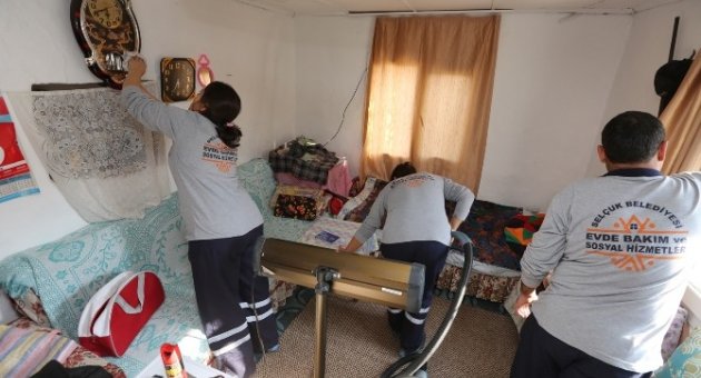 Selçuk Belediyesi’nden Vatandaşlara Yardım Eli