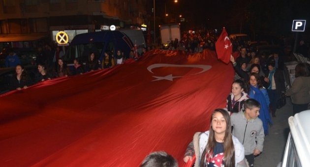 Selçuklular Çanakkale Şehitleri İçin Fener Alayında Birleşti