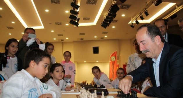 Selimiye Camii Külliyesi 4. Geleneksel Ödüllü Satranç Turnuvası Başladı