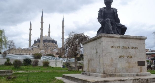 Selimiye Camii’ne Çorapsız Girilemeyecek