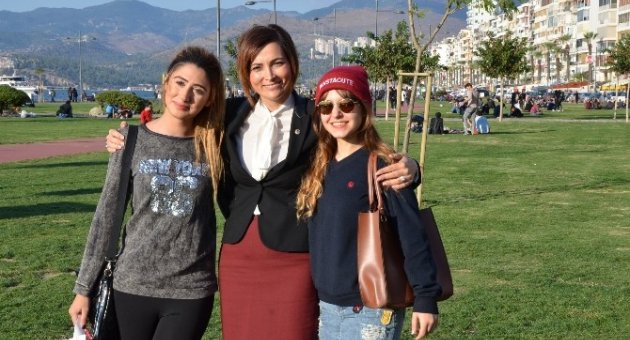 Senem Kılıç: "umutsuz Olmayın, Türkiye’nin Mhp’si Var"