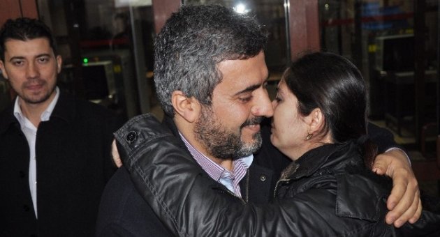 Serbest Kalan Polisler Dosyanın İçeriğinin Boş Olduğunu İleri Sürdü