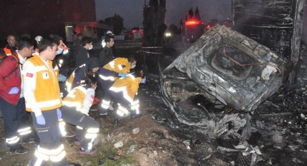Şerit Değiştiren Tır Dehşet Saçtı: 1 Ölü, 1 Yaralı