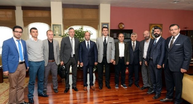 Sevgi Market Takdir Topluyor