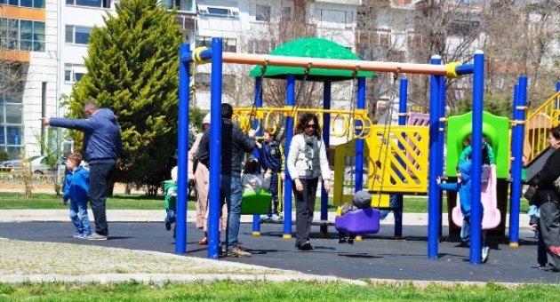 Sıcak Havayı Gören Tekirdağlılar Sokaklara Döküldü