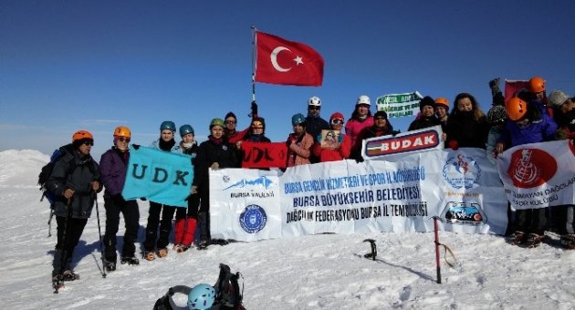 Şiddete Karşı Zirve Yaptılar