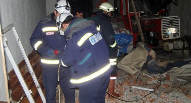 Şiddetli Fırtınaya Uykuda Yakalandılar